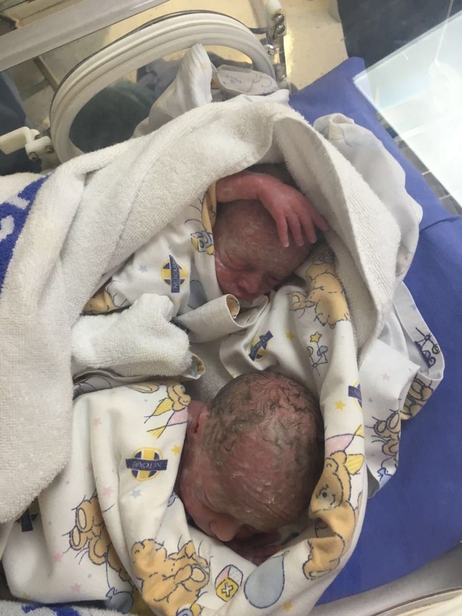 Κύπριος απέκτησε τρίδυμα με τον σύντροφό του -Mε παρένθετη μητέρα [εικόνες] | iefimerida.gr 2