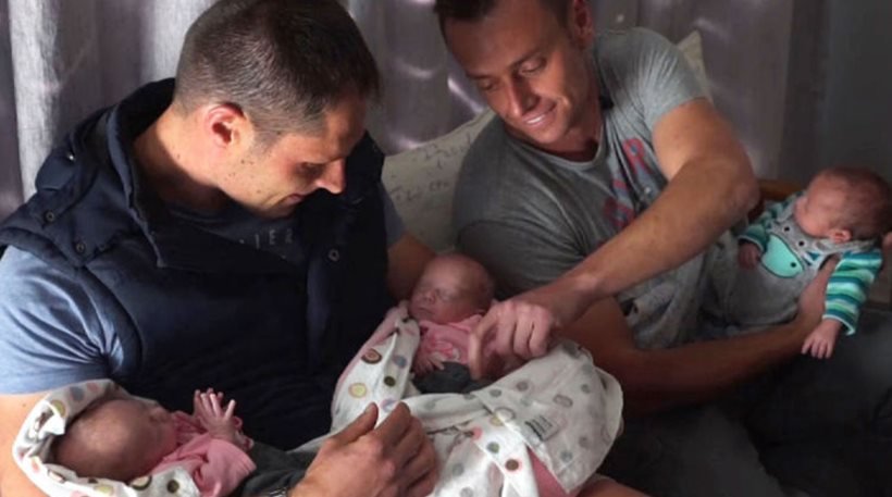 Κύπριος απέκτησε τρίδυμα με τον σύντροφό του -Mε παρένθετη μητέρα [εικόνες] | iefimerida.gr 1