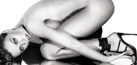 Σύζυγος πασίγνωστου διεθνούς ποδοσφαιριστή ποζάρει στο φακό ολοτσίτσιδη [εικόνες] | iefimerida.gr 1