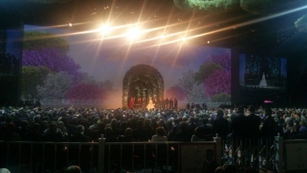 «Βασιλικός» γάμος για την μικρή κόρη του Ερντογάν – 6.000 καλεσμένοι στο Κέντρο Τεχνών [εικόνες] | iefimerida.gr 6