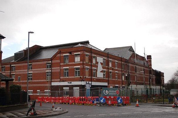 Εντυπωσιακές ερειπωμένες κινηματογραφικές αίθουσες: Από το Λονδίνο ως το Ντιτρόιτ η χαμένη γοητεία της μικρής οθόνης [εικόνες] | iefimerida.gr 0