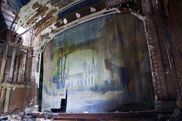 Εντυπωσιακές ερειπωμένες κινηματογραφικές αίθουσες: Από το Λονδίνο ως το Ντιτρόιτ η χαμένη γοητεία της μικρής οθόνης [εικόνες] | iefimerida.gr 13