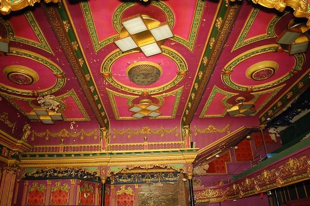 Εντυπωσιακές ερειπωμένες κινηματογραφικές αίθουσες: Από το Λονδίνο ως το Ντιτρόιτ η χαμένη γοητεία της μικρής οθόνης [εικόνες] | iefimerida.gr 2