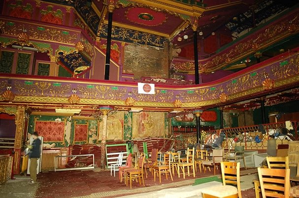 Εντυπωσιακές ερειπωμένες κινηματογραφικές αίθουσες: Από το Λονδίνο ως το Ντιτρόιτ η χαμένη γοητεία της μικρής οθόνης [εικόνες] | iefimerida.gr 3