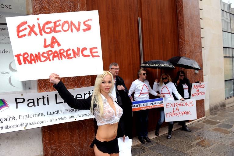 Η... γυμνόστηθη υποψήφια πρόεδρος Γαλλίας -Cindy Lee, «Κόμμα της Ηδονής» [εικόνες] | iefimerida.gr 1