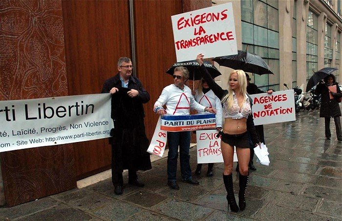 Η... γυμνόστηθη υποψήφια πρόεδρος Γαλλίας -Cindy Lee, «Κόμμα της Ηδονής» [εικόνες] | iefimerida.gr 2