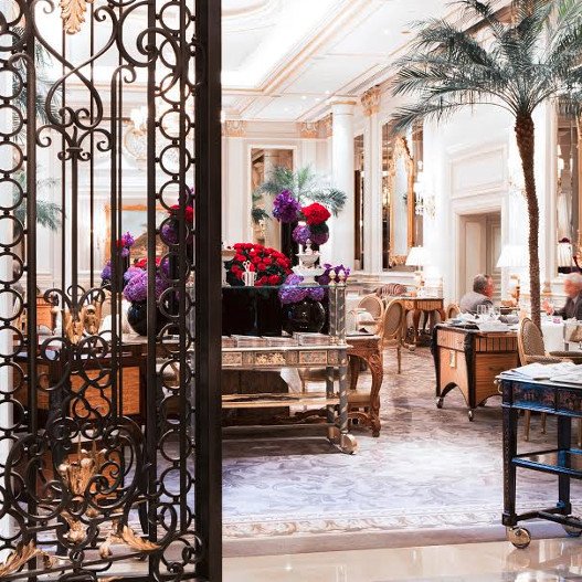 Βρετανός κριτικός αποδομεί ξεκαρδιστικά μεγάλο γαλλικό εστιατόριο -«Γεύση σαν πρόθεμα στήθους από σιλικόνη» [εικόνες] | iefimerida.gr 0