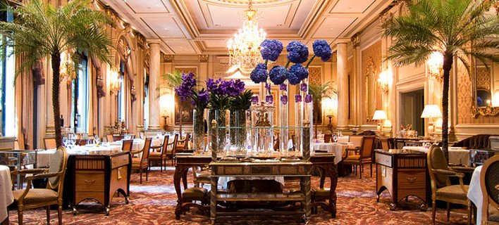 Βρετανός κριτικός αποδομεί ξεκαρδιστικά μεγάλο γαλλικό εστιατόριο -«Γεύση σαν πρόθεμα στήθους από σιλικόνη» [εικόνες] | iefimerida.gr 4