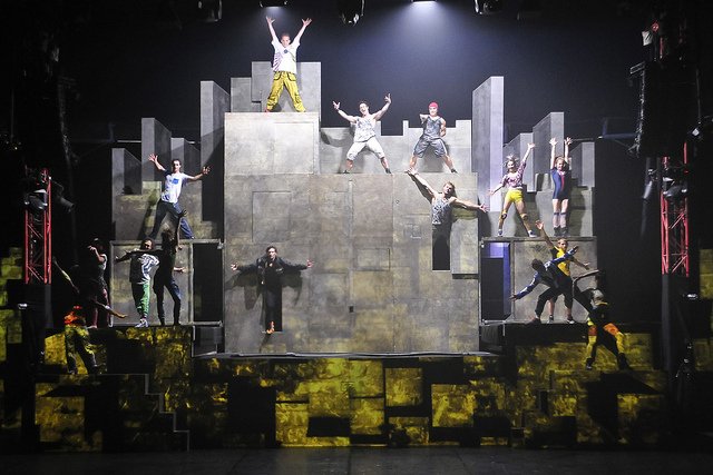 Το δυναμικό Cirque Éloize ετοιμάζεται να πέσει σαν καταιγίδα στο Μέγαρο Μουσικής [εικόνες, βίντεο] | iefimerida.gr 0
