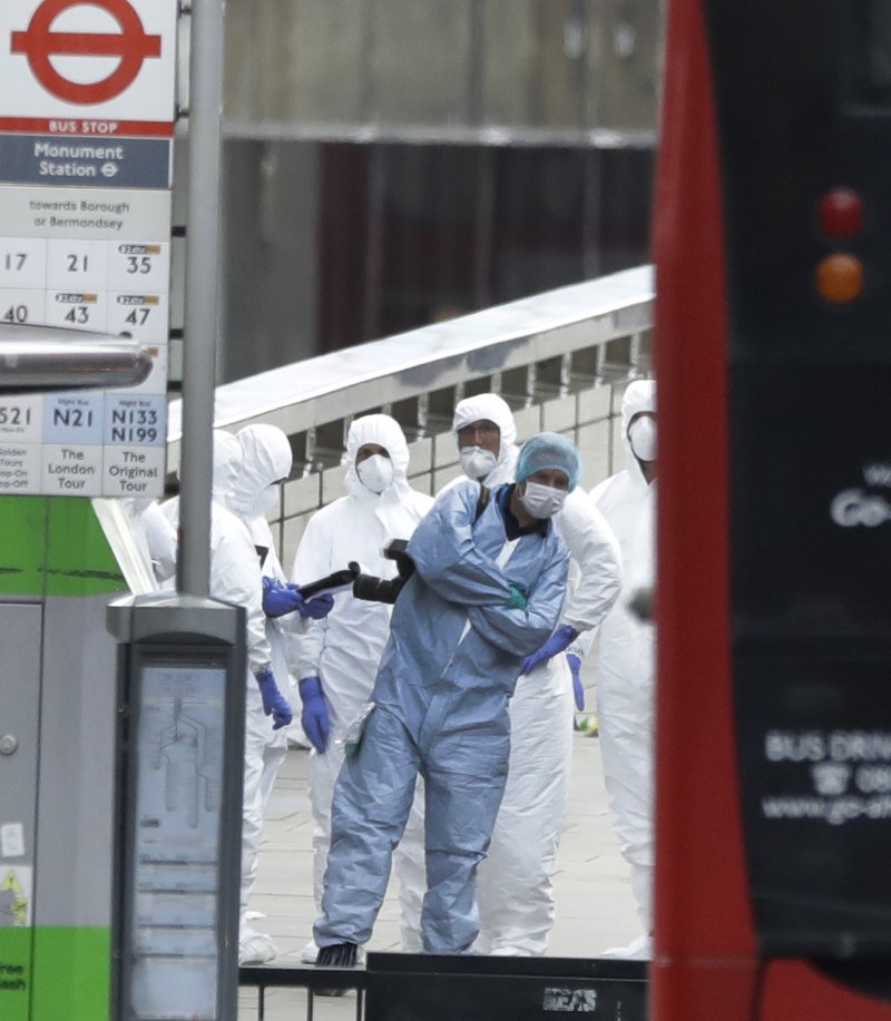 Γείτονες μακελάρηδων: Αυτοαποκαλούνταν σεΐχηδες, τους είχαν πετάξει έξω από το τζαμί | iefimerida.gr 1