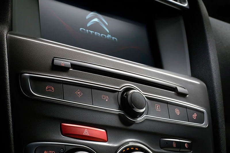 To Citroen C4 ανανεώνεται και γίνεται και 3κύλινδρο turbo 1.200 κυβικών | iefimerida.gr 2