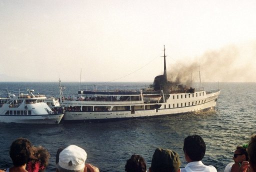 Η εικόνα του City of Poros από πλοίο που προσέγγισε