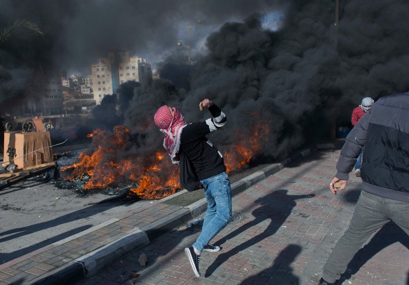 Αίμα στη λωρίδα της Γάζας -Δύο νεκροί, εκατοντάδες τραυματίες [εικόνες & βίντεο]  | iefimerida.gr 3