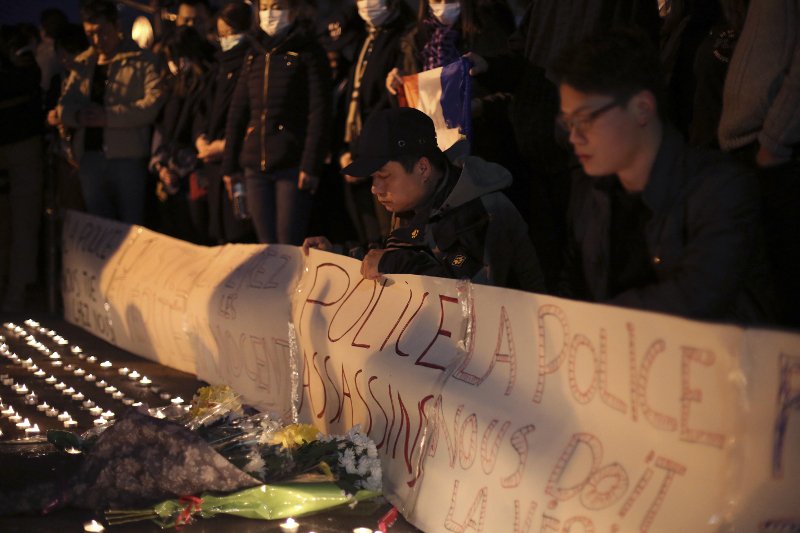 Νέα νύχτα βίας στο Παρίσι μετά το θάνατο ενός Κινέζου από αστυνομικά πυρά [εικόνες & βίντεο] | iefimerida.gr 3