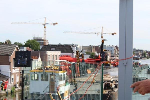 Παραλίγο τραγωδία στην Ολλανδία: Επεσαν δύο γερανοί σε σπίτια - 20 τραυματίες [εικόνες & βίντεο] | iefimerida.gr 2