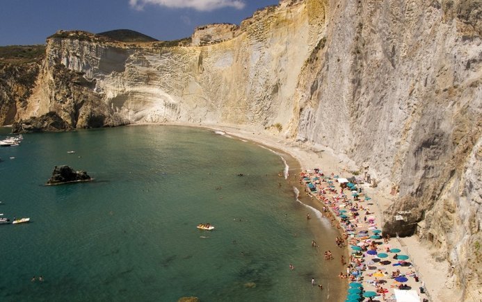 CNN: 20 εκπληκτικές παραλίες με βράχους -Δύο ελληνικές ανάμεσα στις πιο μαγικές [εικόνες] | iefimerida.gr 9