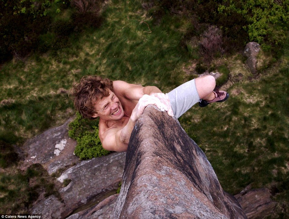 Αναρρίχηση με γυμνά χέρια σε κάθετο βράχο - Οι φωτογραφίες που κόβουν την ανάσα [εικόνες&βίντεο] | iefimerida.gr 5