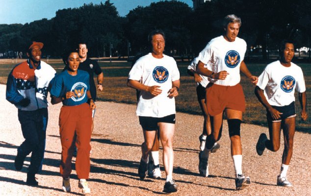 Ιδού οι πιο καλογυμνασμένοι πολιτικοί ηγέτες -Οι ...κοιλιακοί κάτω από τα αυστηρά κοστούμια [εικόνες] | iefimerida.gr 9