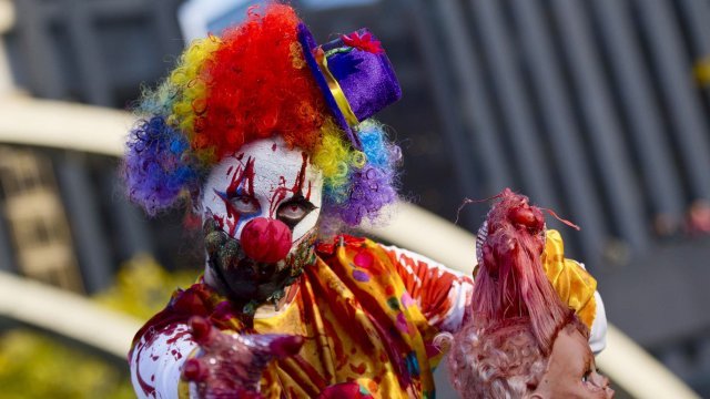 Κλόουν απειλητικοί σπέρνουν τον πανικό στη Γαλλία -Συλλήψεις και μέτρα από την Aστυνομία [εικόνες] | iefimerida.gr 0