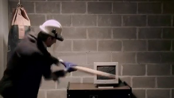 Το κλαμπ που τα σπάει, κυριολεκτικά -Αντί για ποτό κρατάτε βαριοπούλα και διαλύετε τα πάντα για εκτόνωση [βίντεο + εικόνες] | iefimerida.gr 1