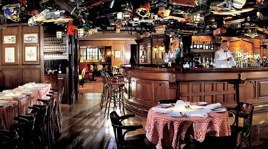 Ο Τραμπ σε πολυτελές δείπνο με την οικογένειά του χωρίς να ενημερώσει κανέναν [εικόνες & βίντεο] | iefimerida.gr 7