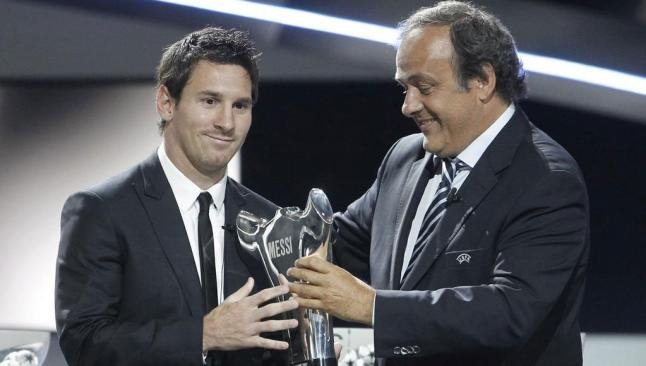 Κορυφαίος ποδοσφαιριστής στο Champions League o Λιονέλ Μέσι – Τον χειροκρότησε και ο Κριστιάνο [εικόνες & βίντεο] | iefimerida.gr 1