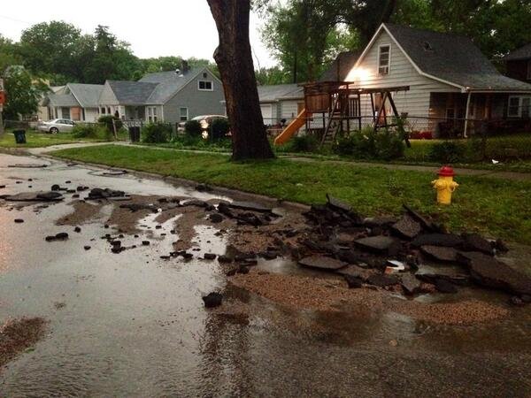 Βιβλική καταστροφή -Χαλάζι σε μέγεθος μπάλας του μπέιζμπολ διέλυσε αυτοκίνητα και σπίτια στις ΗΠΑ [βίντεο & εικόνες] | iefimerida.gr 1