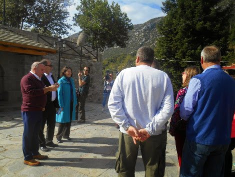 Ριάλιτι στο γεφύρι της Αρτας -Βρετανοί έκαναν δοκιμασίες με τσίπουρο, κάστανα και τηγανίτες [εικόνες] | iefimerida.gr 8