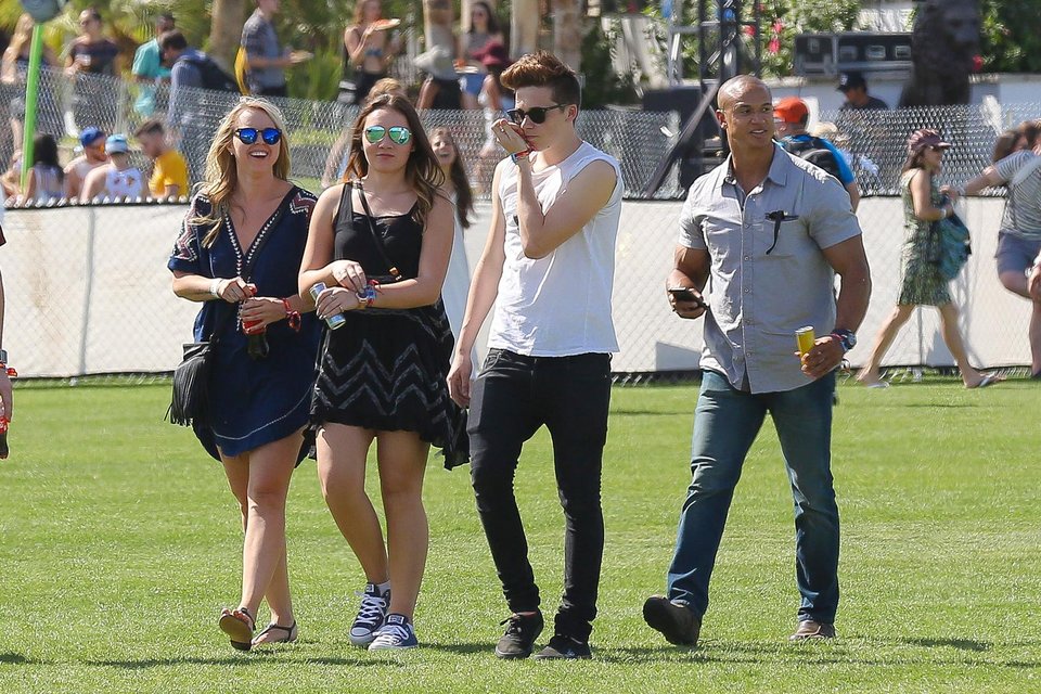 Τι θα φορέσω την άνοιξη; Το Φεστιβάλ Coachella δίνει τις απαντήσεις [εικόνες] | iefimerida.gr 15