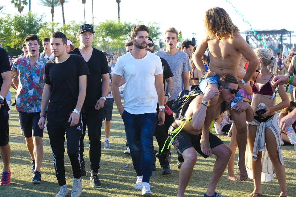 Τι θα φορέσω την άνοιξη; Το Φεστιβάλ Coachella δίνει τις απαντήσεις [εικόνες] | iefimerida.gr 8