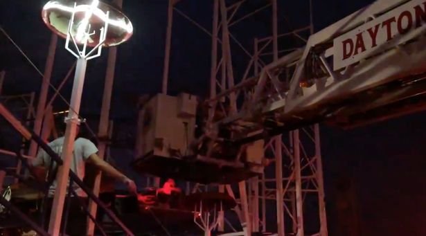 «Τρενάκι του τρόμου» εκτροχιάστηκε στη Φλόριντα -Επιβάτες έπεσαν στο κενό από ύψος 10 μ. [εικόνες & βίντεο]  | iefimerida.gr 0