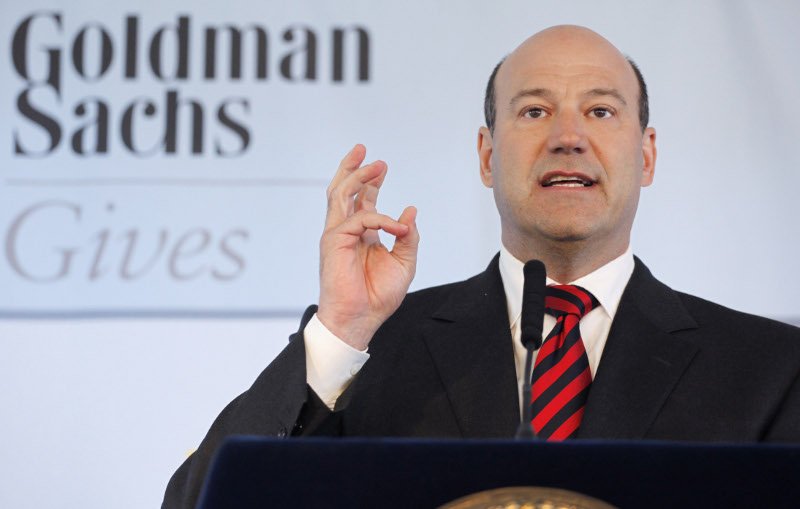 285 εκατομμύρια δολάρια «τσεπώνει» από τη Goldman Sachs ο κορυφαίος οικονομικός σύμβουλος του Τραμπ | iefimerida.gr 0