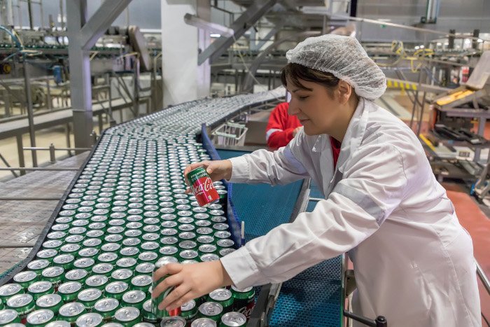 Το ταξίδι της νέας Coca-Cola ξεκινάει από την Ελλάδα | iefimerida.gr 2