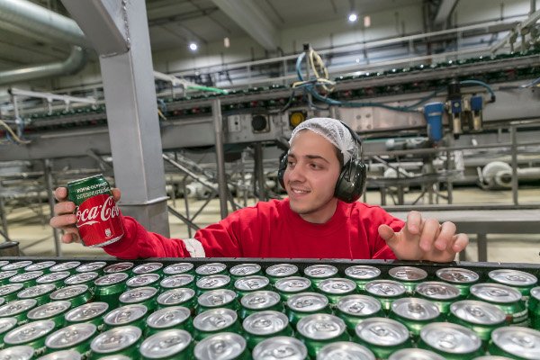 Το ταξίδι της νέας Coca-Cola ξεκινάει από την Ελλάδα | iefimerida.gr 0