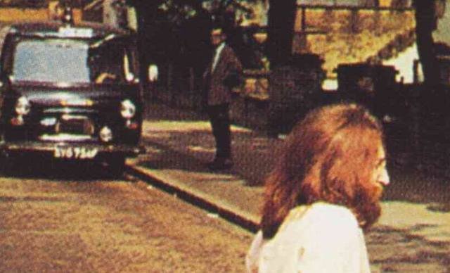 Ο Αμερικανός τουρίστας που μπήκε άθελά του στο εξώφυλλο των Μπιτλς [εικόνες] | iefimerida.gr 2