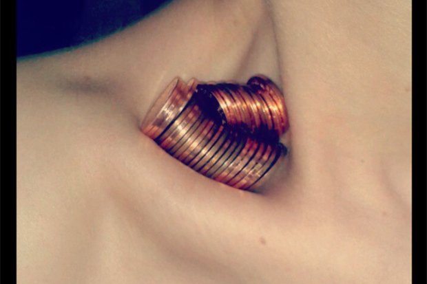 Πόσο σέξι και αδύνατη είστε; Μία νέα τρελή πρόκληση στα social media αποκαλύπτει [εικόνες] | iefimerida.gr 0