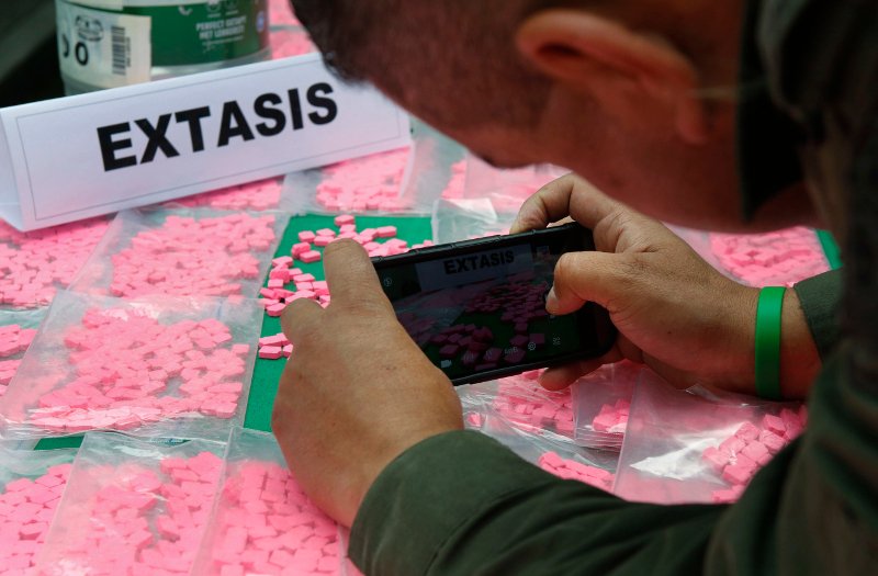 Πρόεδρος Κολομβίας: Τα μέλη της μεγαλύτερης συμμορίας ναρκωτικών της χώρας θα οδηγηθούν στη Δικαιοσύνη | iefimerida.gr 2