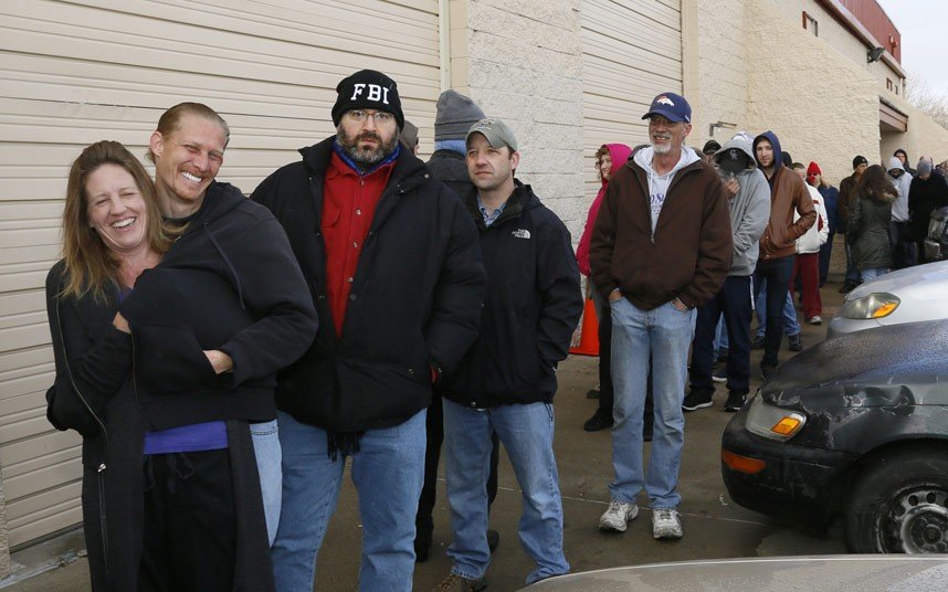 Σοκ: Βούλιαξε το κατάστημα μαριχουάνας στο Κολοράντο από την πρώτη κιόλας μέρα –Ουρές και παροξυσμός για λίγα γραμμάρια [εικόνες]  | iefimerida.gr 6