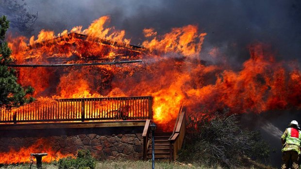 Βιβλική καταστροφή στο Κολοράντο - 32.000 άτομα εγκατέλειψαν τα σπίτια τους [εικόνες] | iefimerida.gr 0