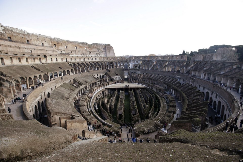 Ο Ομπάμα βλέπει για πρώτη φορά το Κολοσσαίο και πετάει μια «αμερικανιά»: Είναι μεγαλύτερο από γήπεδο του μπέιζμπολ [εικόνες] | iefimerida.gr 8
