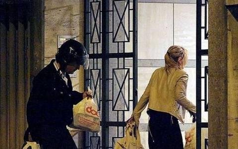 Bild: Ο καπετάνιος του Concordia απατά την γυναίκα του με δημοσιογράφο της Rai | iefimerida.gr 0