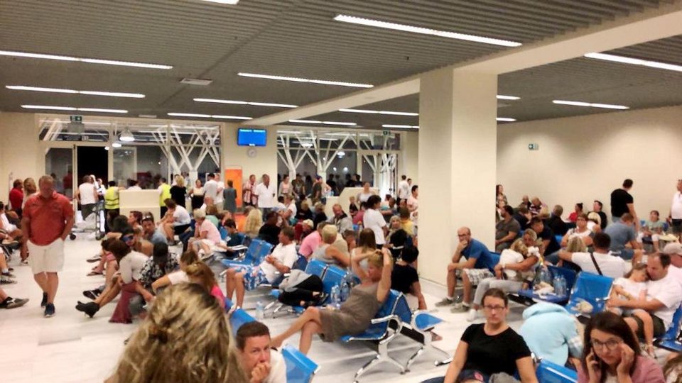 Ταλαιπωρία στην αίθουσα αναμονής