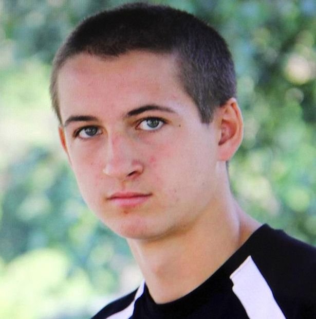 Δυόμισι χρόνια φυλακή σε νεαρή που «έσπρωξε» με sms τον φίλο της σε αυτοκτονία [εικόνες]  | iefimerida.gr 0