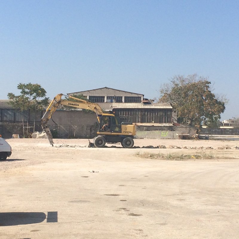 Μπήκαν τα κοντέινερ στον Ελαιώνα -Θέμα χρόνου να φύγουν από το Πεδίον του Άρεως οι μετανάστες [εικόνες] | iefimerida.gr 2