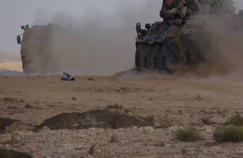 Ένα κομβόι με φερόμενους μισθοφόρους και μέλη των ρωσικών ειδικών δυνάμεων κοντά στην Αλ Καριατάιν της Συρίας τον Οκτώβριο του 2017 