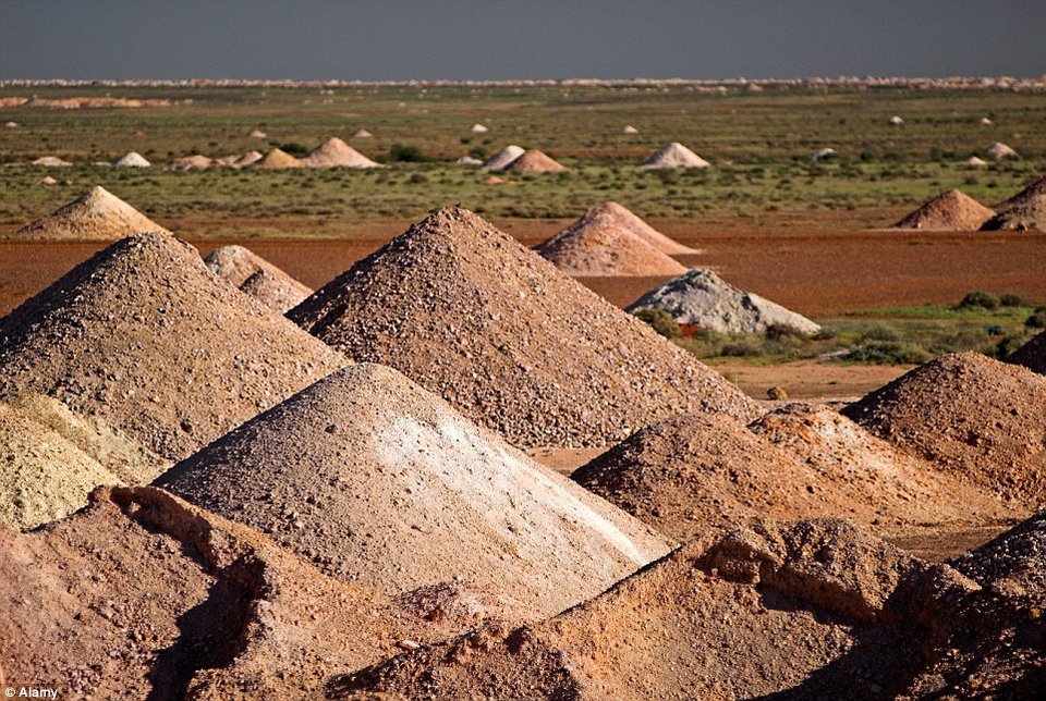 Μαγευτικοί οικισμοί που ξεχωρίζουν - Η Μονεμβασιά και το χωριό που βρίσκεται σε κρατήρα [εικόνες] | iefimerida.gr 6