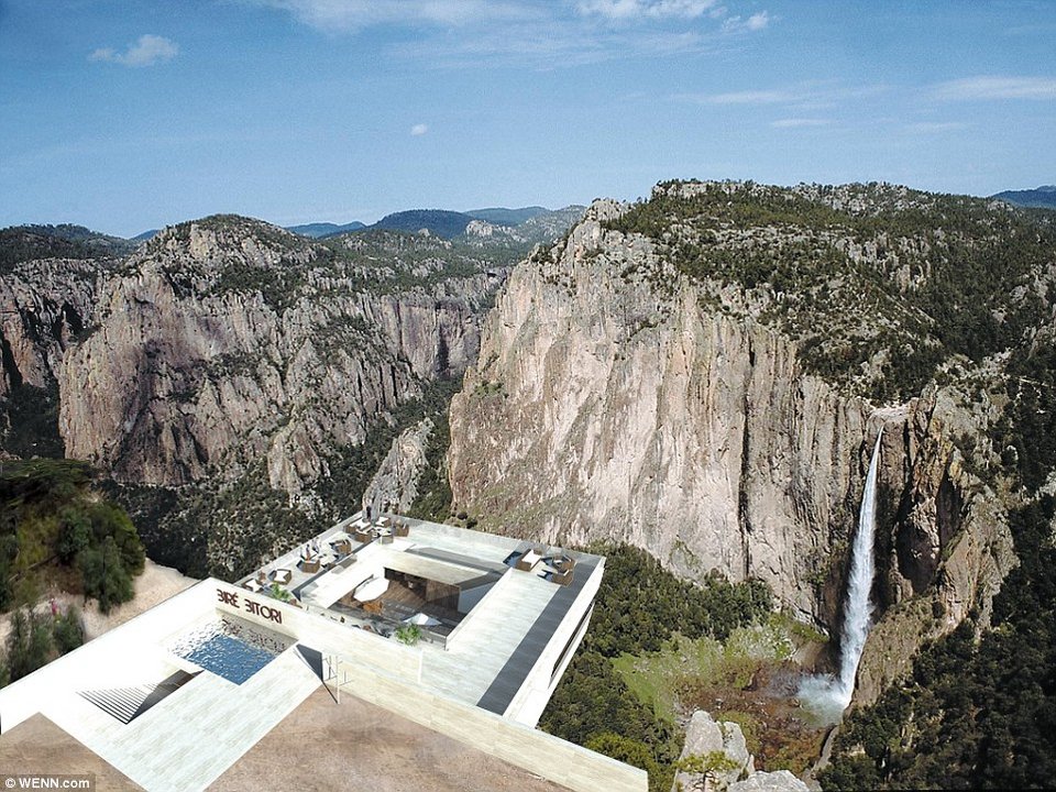 Το πιο επικίνδυνο μπαρ -Κρέμεται στο γκρεμό, χωρίς υπερβολή [εικόνες] | iefimerida.gr 2