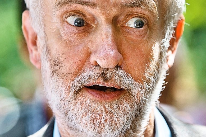 Τζέρεμι Κόρμπιν, ο πολιτικός με το προφίλ ΣΥΡΙΖΑ, φαβορί για ηγέτης των Σοσιαλιστών της Αγγλίας [εικόνες] | iefimerida.gr 5