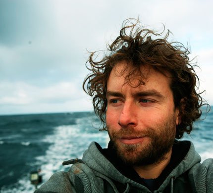 Αυτοί οι άντρες κάνουν την πιο παράλογα επικίνδυνη δουλειά στον κόσμο -Ιδού γιατί [εικόνες] | iefimerida.gr 8