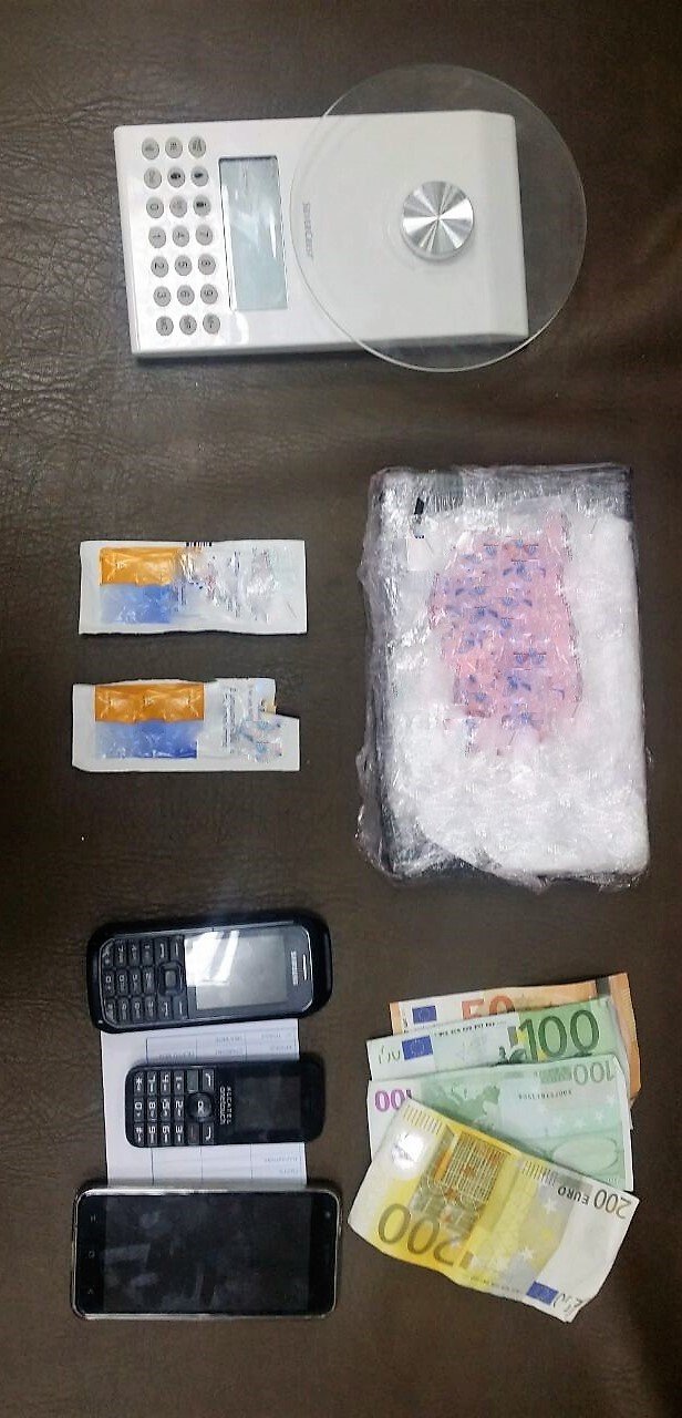 Δύο συλλήψεις για διακίνηση κοκαΐνης στην Κέρκυρα [εικόνες] | iefimerida.gr 0